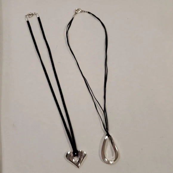 Black/silver necklaces - Picture 1 of 2